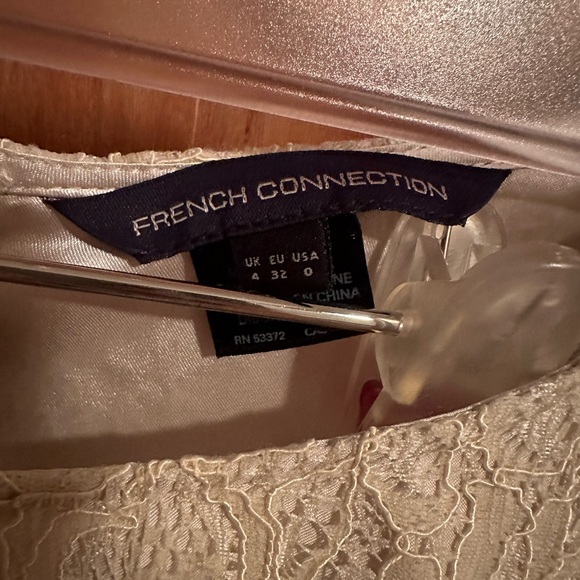 Knee length cream lace dress size 0 - Picture 2 of 2